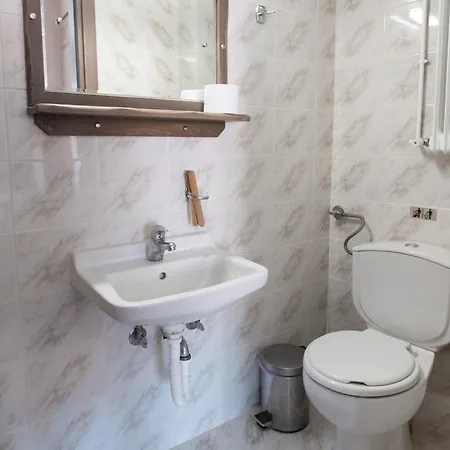 Koutriaris Hotel *